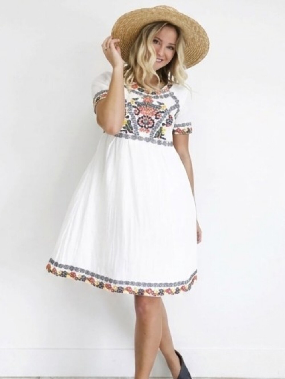 Orange Creek Dress Medium White Embroidered Shift Peasant Bohemian Festival Chic